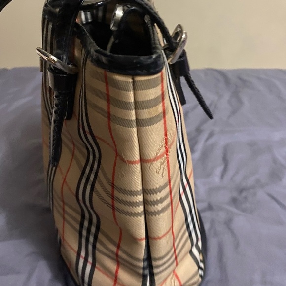 Authentic Burberry bag - Picture 3 of 8